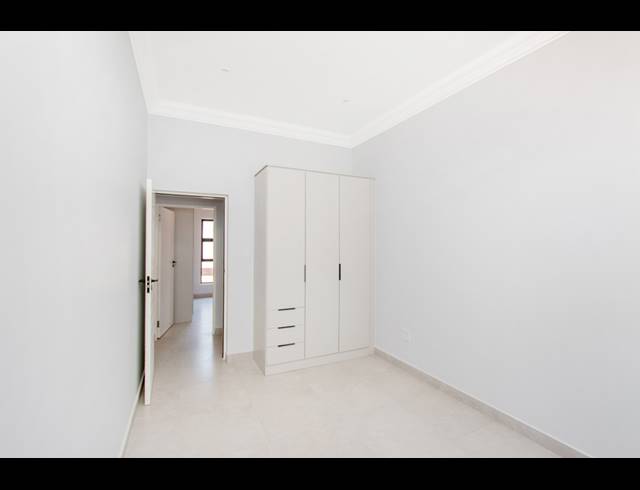 3 BEDROOM APARTMENT FOR SALE IN SANDOWN